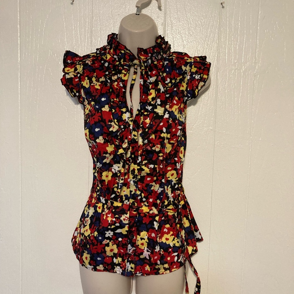 Susie Rose  Floral  button down top size Juniors M